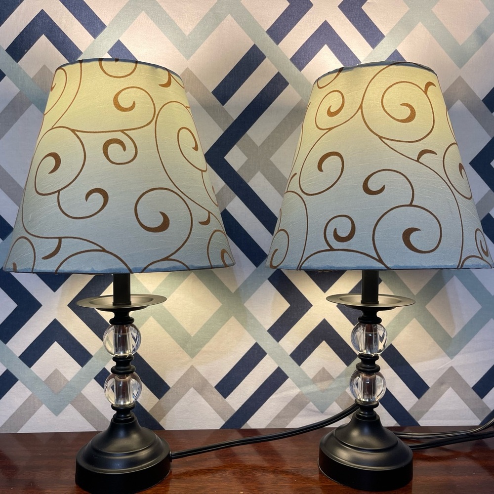 Swirl Pattern Table Lamp Set